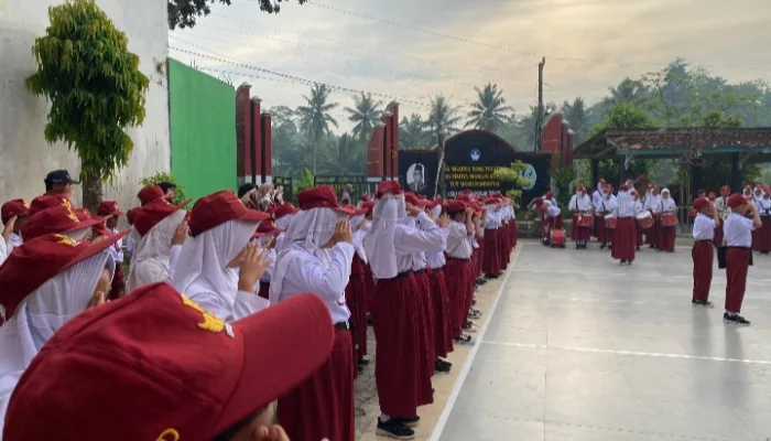 Mahasiswa KKN Universitas Peradaban Brebes Melaksanakan Pengabdian Mengajar di SD Negeri Gunungtelu 01