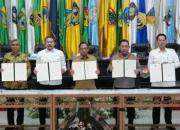 Optimalkan Perizinan Didaerah, Mendagri Teken MoU Kerjasama Pengawasan