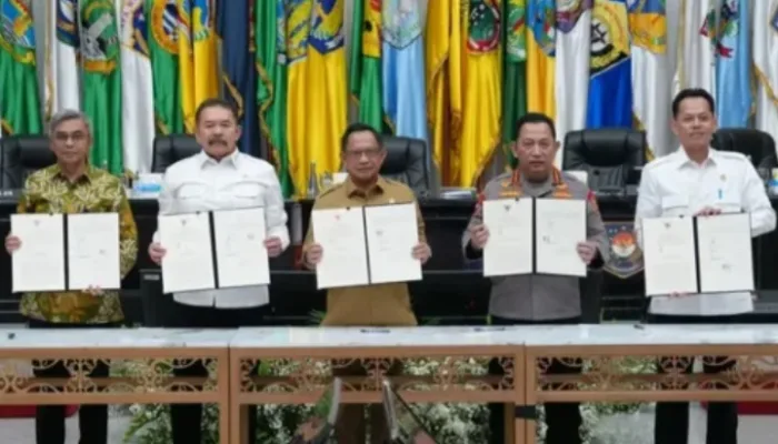 Optimalkan Perizinan Didaerah, Mendagri Teken MoU Kerjasama Pengawasan