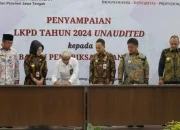 Dedy Yon Supriyono Wali Kota Tegal Serahkan LKPD Tahun 2024