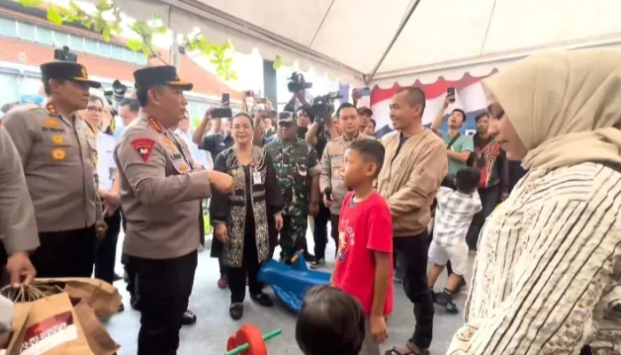 Cek Pelayanan Arus Balik Lebaran 2025 di Stasiun Tawang, Kapolri Dorong Pemudik Gunakan Kereta Api