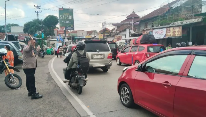 Arus Balik di Brebes Masih Padat, Sistem One Way Lokal Diberlakukan