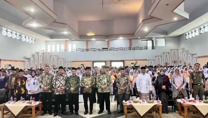 Sebanyak 1.276 Jamaah Calon Haji Kabupaten Tegal secara Simbolis Dilepas Menuju Tanah Suci
