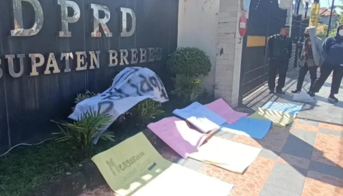 Minta Jatah Pengelolaan Parkir, Oknum Anggota DPRD Brebes Dilaporkan ke Dewan Kehormatan