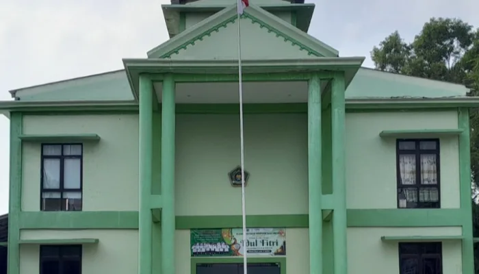 Haji Furoda, Ely Farisati dan Kasus Adiknya NF