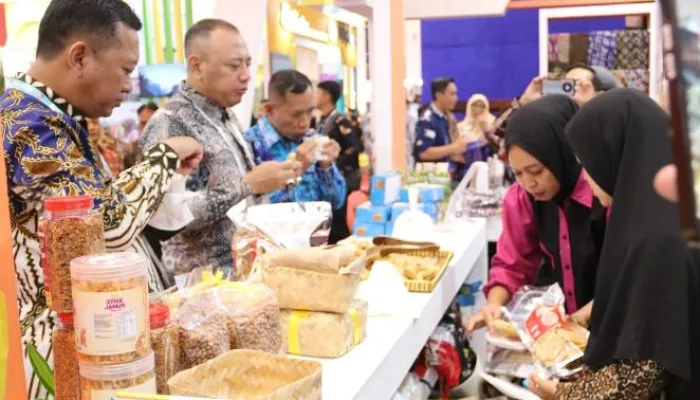 Dedy Yon Promosikan Produk Unggulan Kota Tegal di Acara ICE 2025