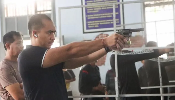 Siap Hadapi Berbagai Ancaman, Polisi Asah Kemampuan Menembak