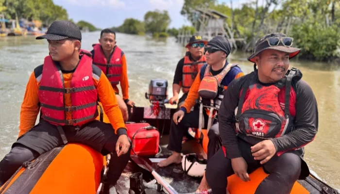 Seorang Pemancing Dilaporkan Hilang, Tim SAR Lakukan Pencarian di Muara Sungai Kaligangsa Tegal