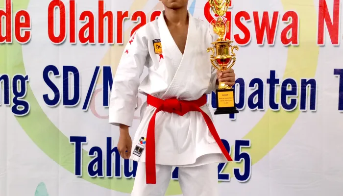 Sandya Riski Akmal Juara 1 O2SN Kabupaten Tegal Cabor Karate
