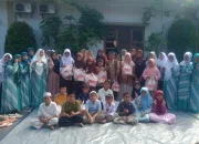 Majlis Ta’lim Asyiqotul Jannah Kota Tegal Gelar Santunan Anak Yatim