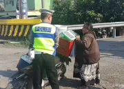 Humanis, Satlantas Polres Tegal Kota Lakukan Imbauan Kepada Masyarakat