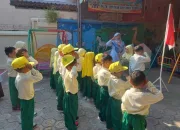 Latih Kedisiplinan Menumbuhkan Rasa Nasionalisme, TK Aisyiyah V Kota Tegal Gelar Upacara