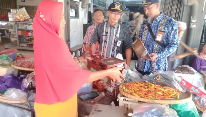 Gratis! UPTD Metrologi Kota Tegal Gelar Sidang UTTP di Pasar Tradisional