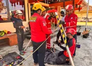 Asah Skill di Ketinggian, PMI Kabupaten Tegal Gelar Refreshment dan Simulasi HART Bersama Basarnas Pemalang