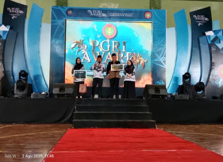 PGRI Award Tegal