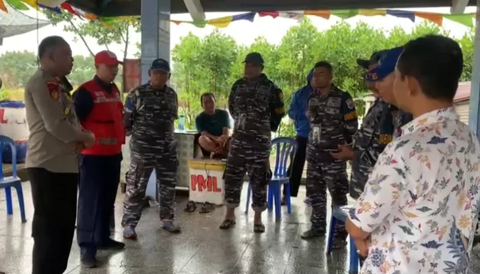 Kapal Nelayan Terbalik di Perairan Larangan Tegal, Satu ABK Hilang