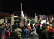 Aksi Solidaritas Berujung Ricuh, Ribuan Massa Serang Mapolres Tegal Kota dan Gedung DPRD