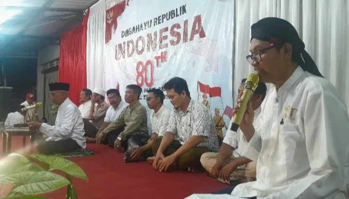 Warga Panggung Tegal Timur Peringati Kemerdekaan dengan Malam Tirakatan