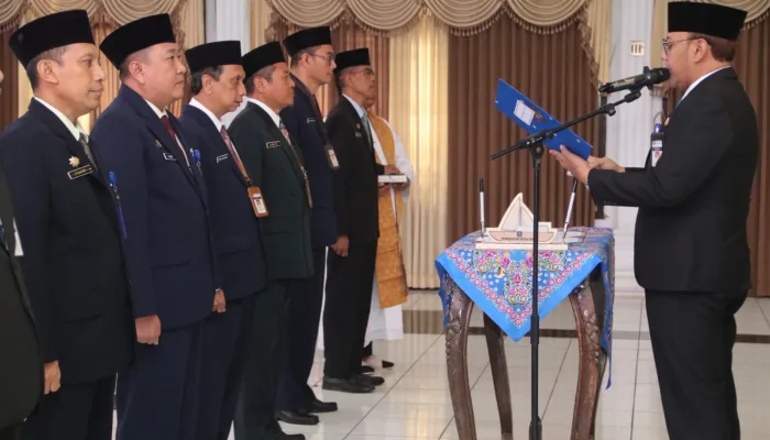 Dedy Yon Lantik Sepuluh Pejabat JPTP Pemkot Tegal