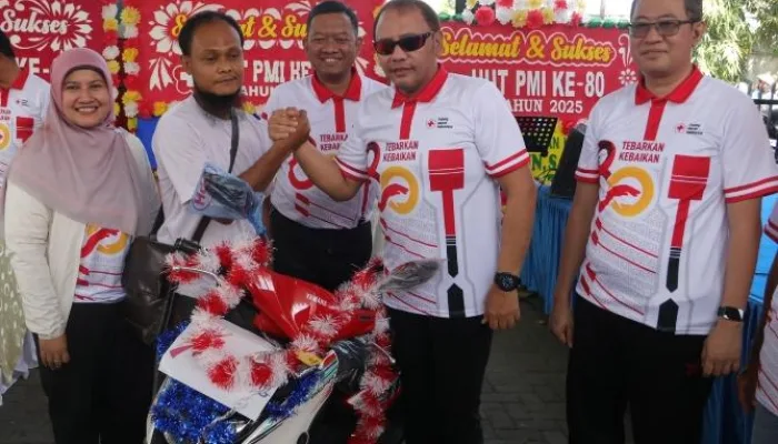 Warga Damyak Ikut Jalan Sehat Dapat Hadiah Sepada Motor