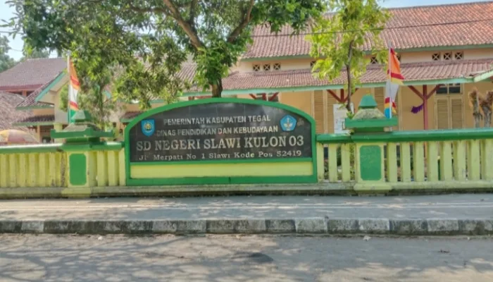 Dana BOS Diduga Disalahgunakan di SD Slawi Kulon 03, Kepsek Ngumpet dan Bungkam!