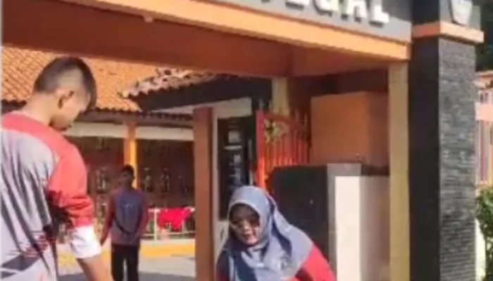 Kebersamaan World Cleanup Day (WCD) di SMP Negeri 1 Kota Tegal