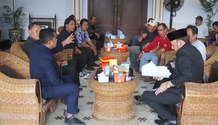 Puluhan Warga Muarareja Lakukan Audensi Bersama Wali Kota dan Ketua DPRD