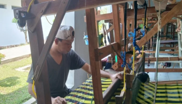 Harmoni di Balik Jeruji Lapas Slawi, Suling Karaoke dan Tenun Sarung Goyor Menuju Pasar Dunia