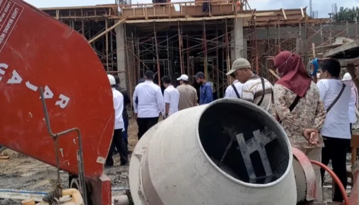 Kontraktor Pembangunan Rehabilitasi Ruang Kelas SMPN 16 Kota Tegal Bludreg