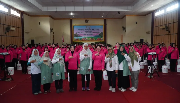 Bhayangkari Cabang Tegal Ikut Pecahkan Rekor MURI Lewat Workshop Ecoenzym