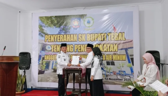 Lantik Dua Dewan Pengawas Baru PDAM Tirta Ayu, Bupati Tegal Tekankan Profesionalisme