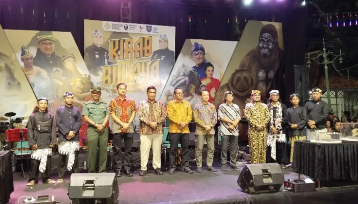 Fosil Raksasa Pulang Kampung, Kirab Budaya Maring Semedo Disit 2025 Pecahkan Sejarah Baru di Tegal