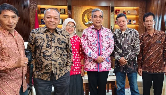 Ketua MPR RI Ahmad Muzani Ditemui Alumni SMEA 87 Tegal