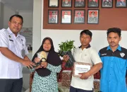 Sentuh Hati Keluarga WBP, Lapas Slawi Salurkan Bansos untuk Enam Keluarga