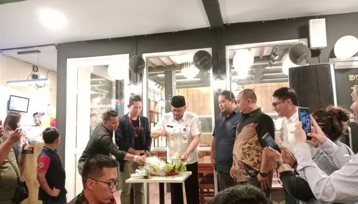Kota Tegal Punya Magnet Baru, Yodan Space dan Sate Batibul Bang Indra Resmi Dibuka