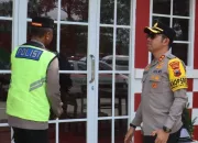 Pastikan Nataru Aman, Kapolres Tegal Cek Kesiapan Pospam Operasi Lilin Candi 2025