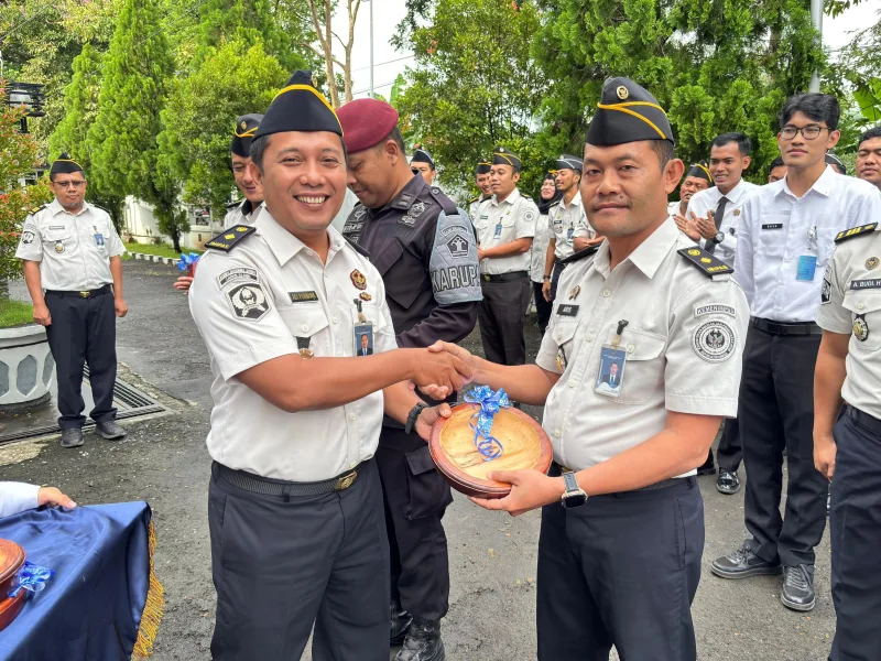 Lapas Slawi Rayakan Ulang Tahun Pegawai, Suasana Kerja Makin Hangat