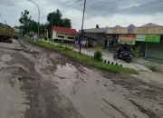 Jalan Balamoa – Paketiban Dibiarkan Memprihatinkan, Warga Jadi Korban Infrastruktur Rapuh