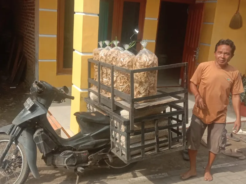Harga Plastik Kemasan Di Tegal Melambung . Pedagang Kecil Dan UKM Menjerit