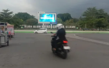 Alun-Alun Hanggawana Slawi, Ruang Ekspresi Bikers dan Dinamika Malam Akhir Pekan