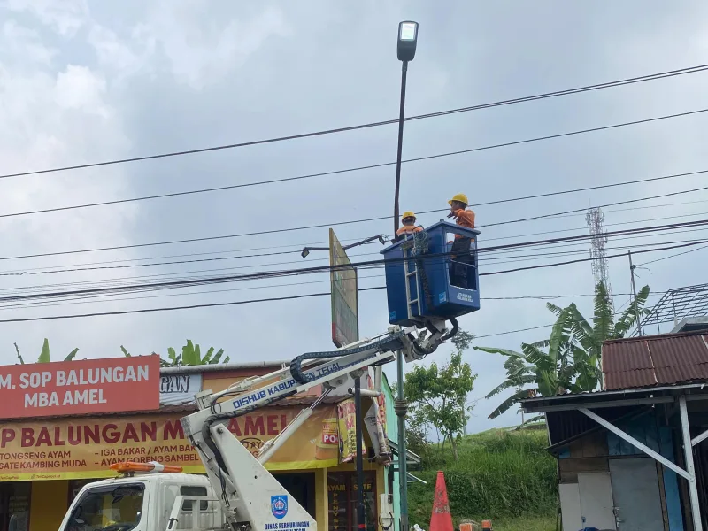 Banyak PJU Padam Dikeluhkan Warga, Dishub Kabupaten Tegal Beri Penjelasan dan Janji Perbaikan Cepat
