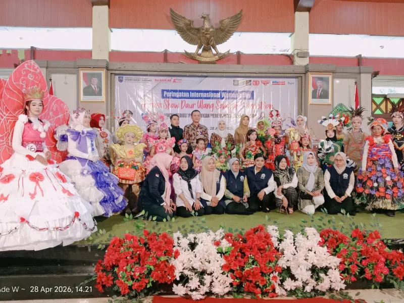 Lomba Fashion Show Daur Ulang Sampah 2026 di Tegal, Dari Plastik Bekas Jadi Busana Keren