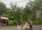 Kabel Menjuntai di Jalan Kartini Slawi, Pengguna Jalan Resah