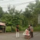 Kabel Menjuntai di Jalan Kartini Slawi, Pengguna Jalan Resah
