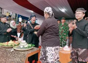 Setelah Bertahun-Tahun Terpisah, Dua Ruwat Bumi di Guci Akhirnya Bersatu dalam Kirab Gunungan