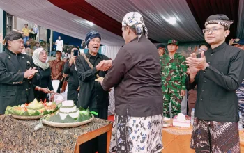 Setelah Bertahun-Tahun Terpisah, Dua Ruwat Bumi di Guci Akhirnya Bersatu dalam Kirab Gunungan