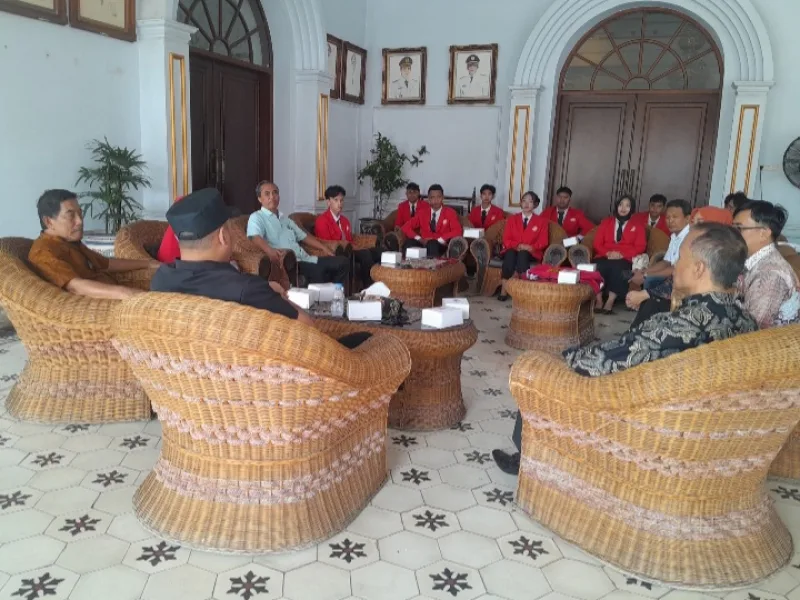 Wali Kota Tegal Lepas 11 Mahasiswa Ubisa untuk Internship ke Taiwan