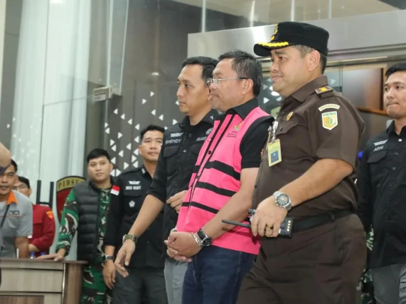 Jampidsus Tahan 3 Eks Pejabat BGN, Dugaan Korupsi Program Makan Bergizi Gratis Capai Triliunan.