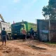 Warga Ciketing Udik Keluhkan Dampak Proyek Pengurugan PSEL Bantargebang, Jalan Licin dan Debu Ganggu Aktifitas.