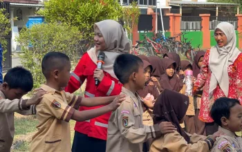 PMI Turun Tangan di MPLS SDN Mejasem Barat 01, Siswa Dilatih Hadapi Bencana Sejak Dini